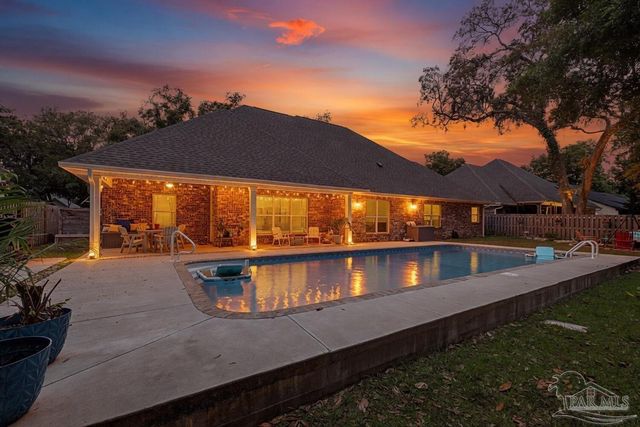 1430 E Shores Blvd, Gulf Breeze, FL 32563