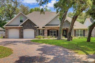 1430 E Shores Blvd, Gulf Breeze, FL 32563
