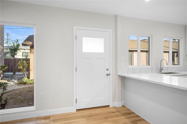 417 Riverdale Drive 417C, Glendale, CA 91204