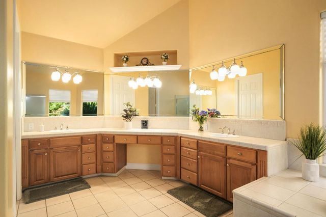 3386 E Via Monte Verdi Avenue, Clovis, CA 93619