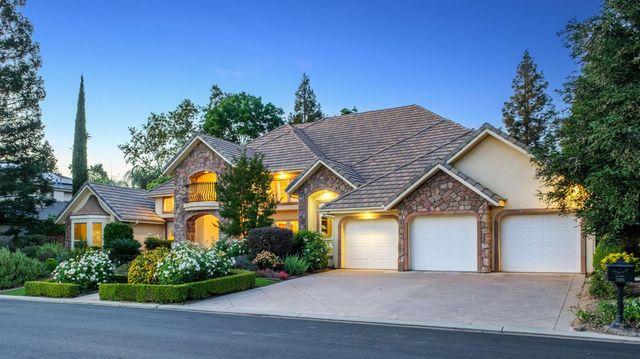 3386 E Via Monte Verdi Avenue, Clovis, CA 93619