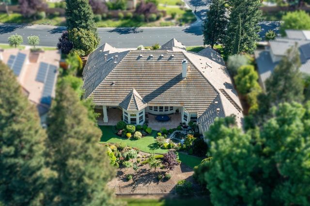 3386 E Via Monte Verdi Avenue, Clovis, CA 93619