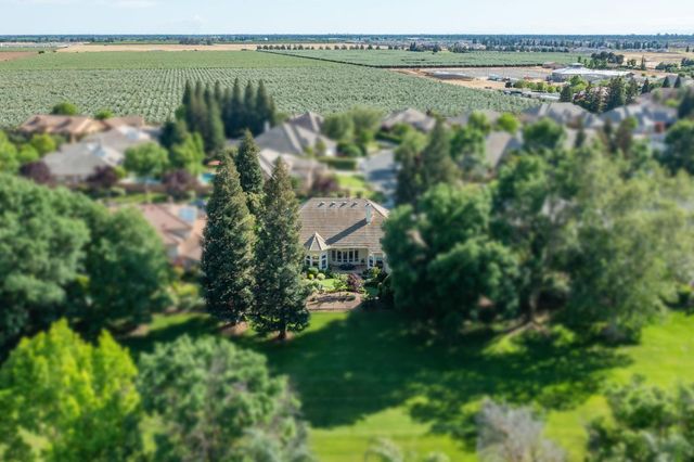 3386 E Via Monte Verdi Avenue, Clovis, CA 93619