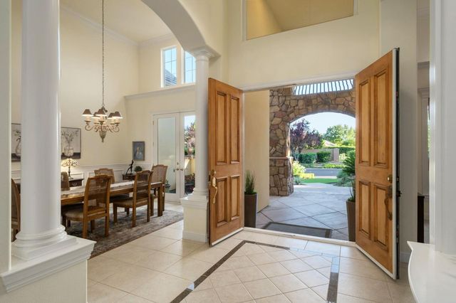 3386 E Via Monte Verdi Avenue, Clovis, CA 93619