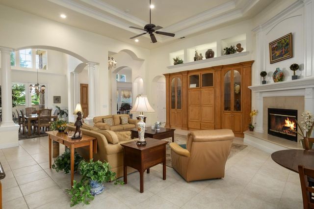 3386 E Via Monte Verdi Avenue, Clovis, CA 93619