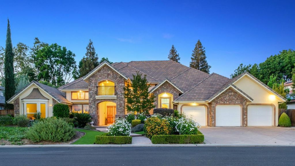 Image 1 of property listing at 3386 E Via Monte Verdi Avenue, Clovis, CA 93619