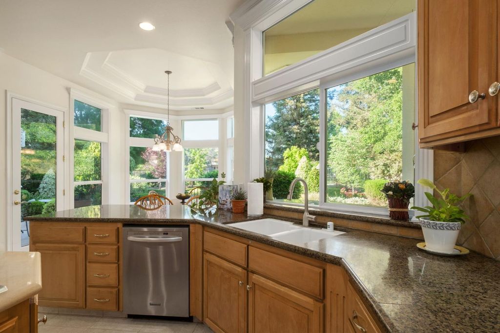 Image 16 of property listing at 3386 E Via Monte Verdi Avenue, Clovis, CA 93619