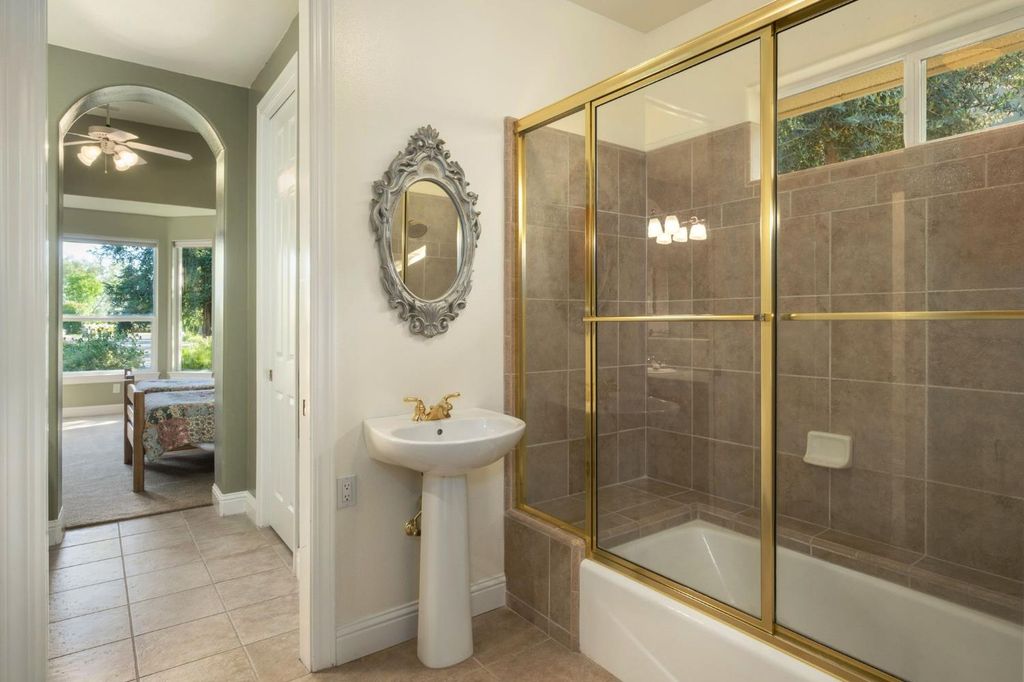 Image 31 of property listing at 3386 E Via Monte Verdi Avenue, Clovis, CA 93619