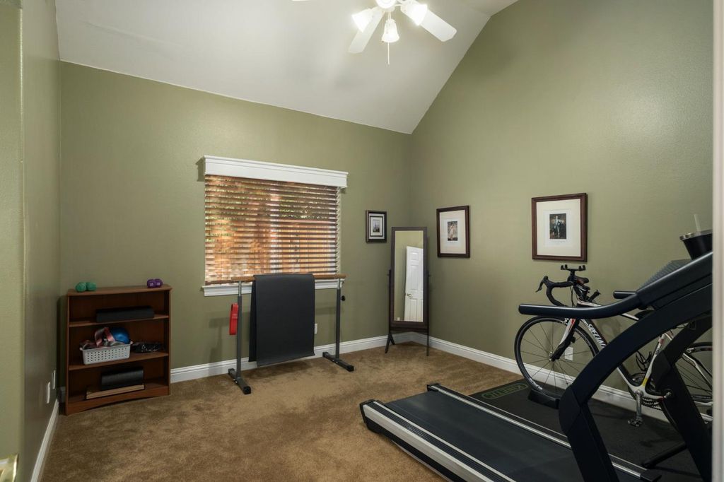 Image 32 of property listing at 3386 E Via Monte Verdi Avenue, Clovis, CA 93619