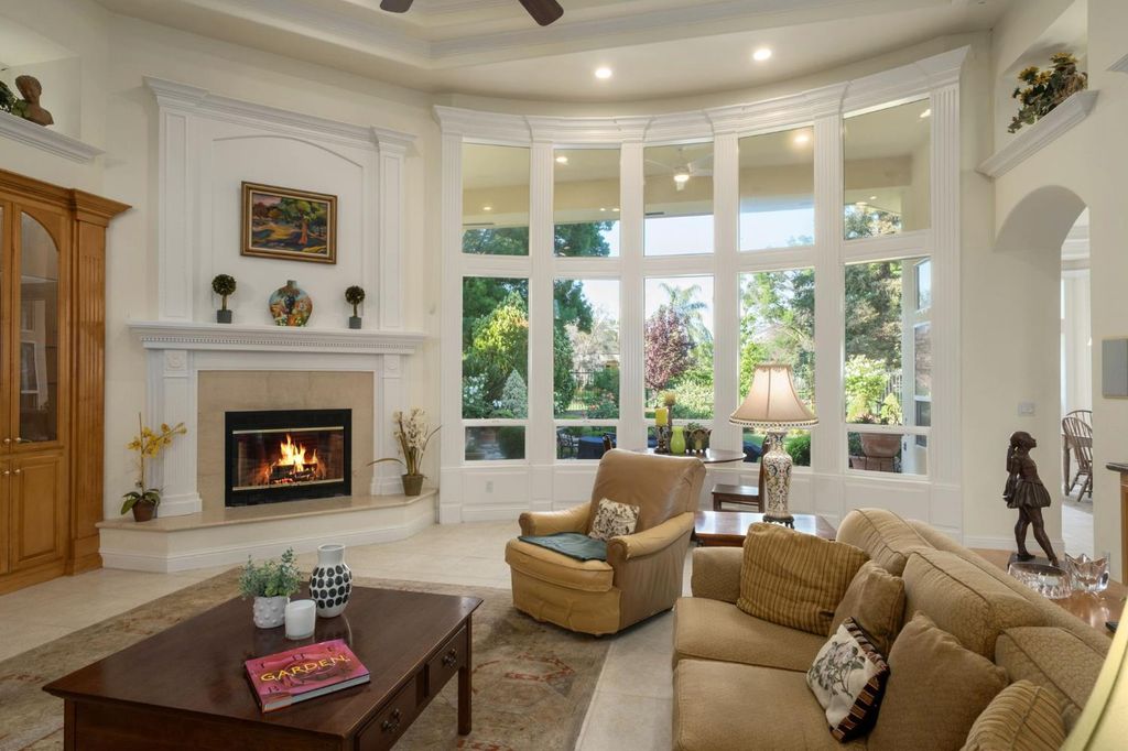 Image 8 of property listing at 3386 E Via Monte Verdi Avenue, Clovis, CA 93619