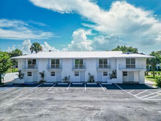 2305 Tamarind Dr 2, Fort Pierce, FL 34949