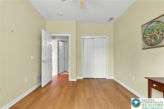 5229 Garden View Lane, Lower Macungie Twp, PA 18062