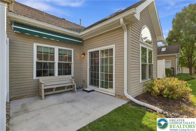 5229 Garden View Lane, Lower Macungie Twp, PA 18062