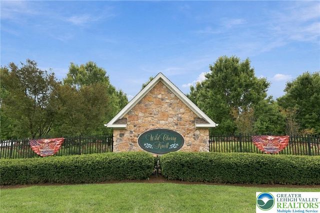 5229 Garden View Lane, Lower Macungie Twp, PA 18062