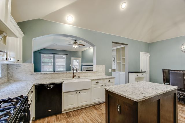4516 Highridge Drive, The Colony, TX 75056