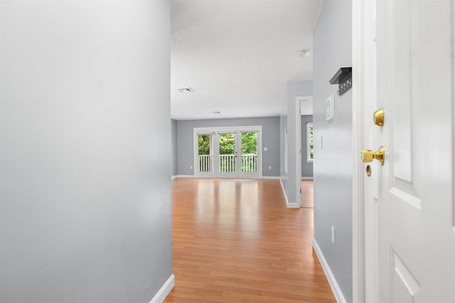 690 S Porter St Apt 26, Manchester, NH 03103