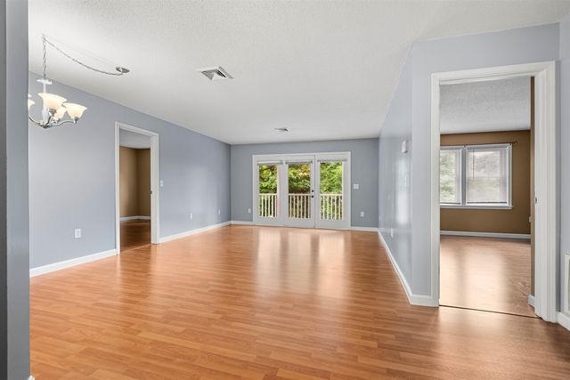 690 S Porter St Apt 26, Manchester, NH 03103