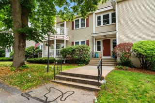 690 S Porter St Apt 26, Manchester, NH 03103