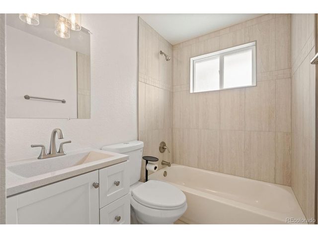 5543 Newland Way, Arvada, CO 80002