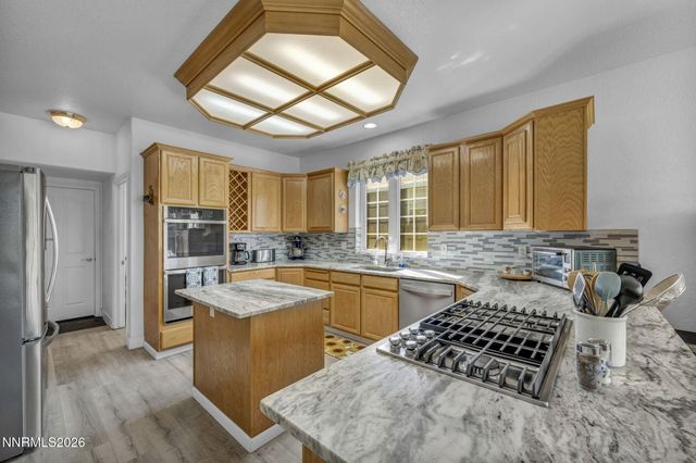1724 Pinoak Lane, Carson City, NV 89703