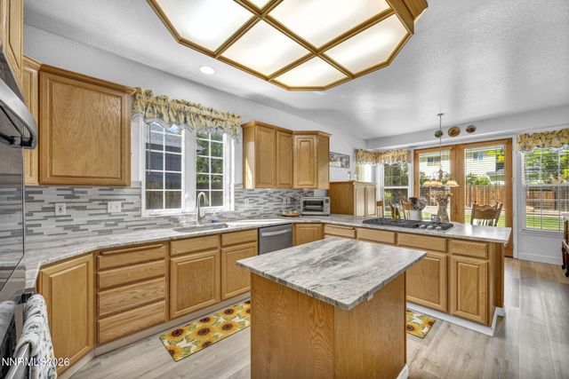 1724 Pinoak Lane, Carson City, NV 89703