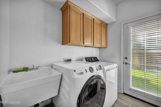 1724 Pinoak Lane, Carson City, NV 89703