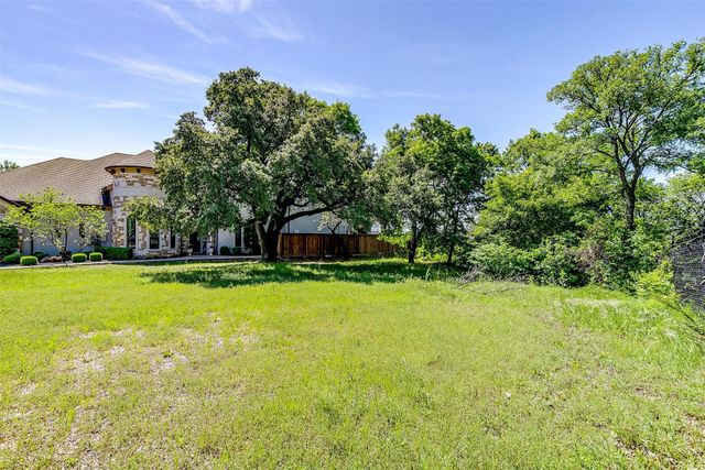 1001 Brae Court, Fort Worth, TX 76111