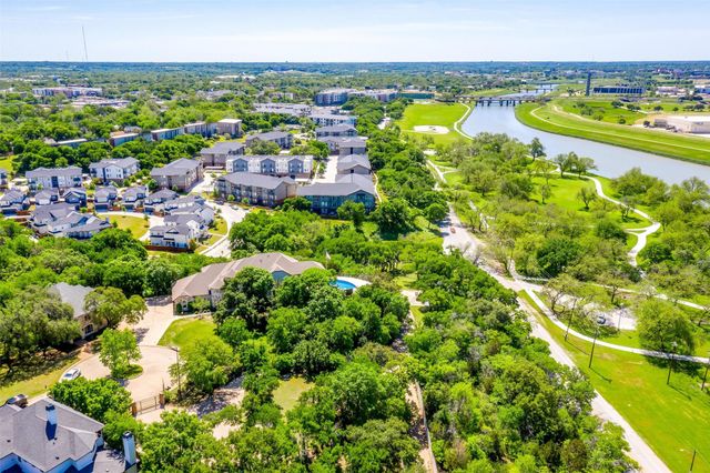 1001 Brae Court, Fort Worth, TX 76111