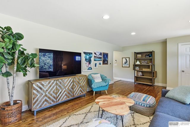 440 S 84th Street, Omaha, NE 68114