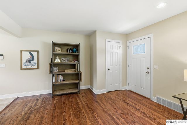 440 S 84th Street, Omaha, NE 68114