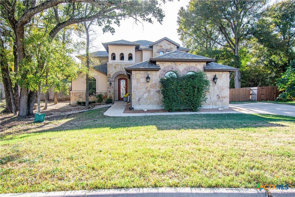 1020 Woodland Bend Circle, Salado, TX 76571