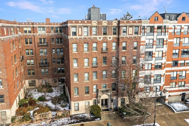 1945 Commonwealth Avenue 4, Boston, MA 02135