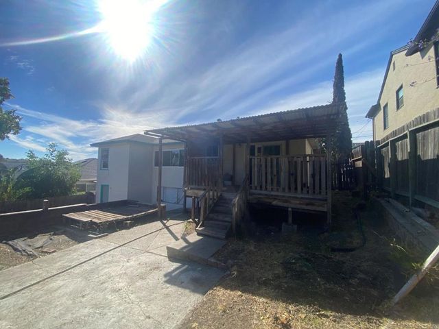 551 Vallejo Avenue, Rodeo, CA 94572
