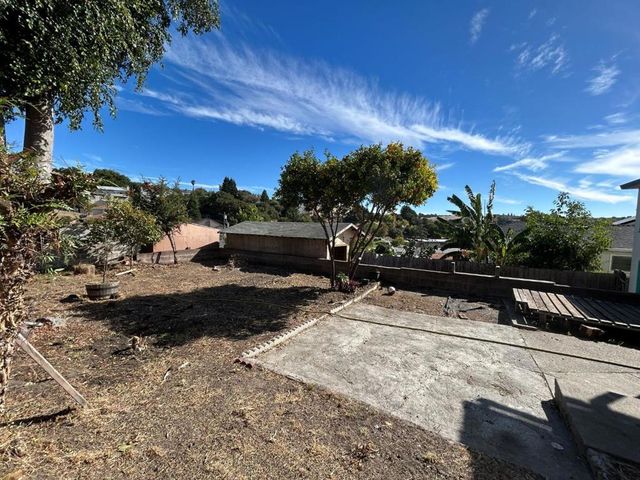 551 Vallejo Avenue, Rodeo, CA 94572