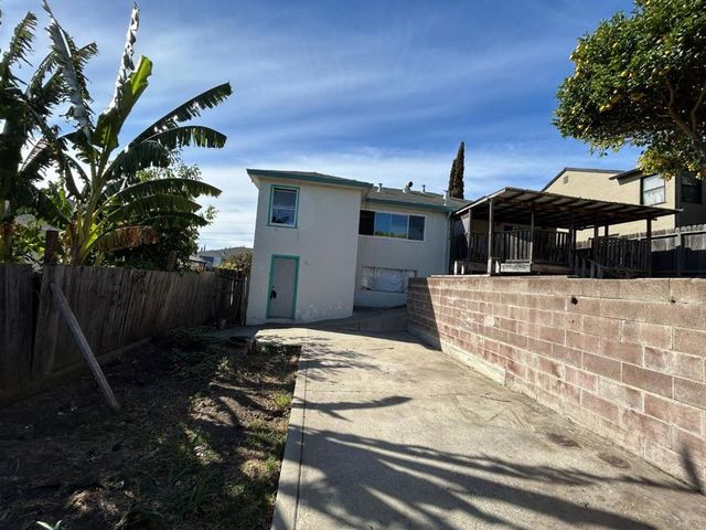 551 Vallejo Avenue, Rodeo, CA 94572
