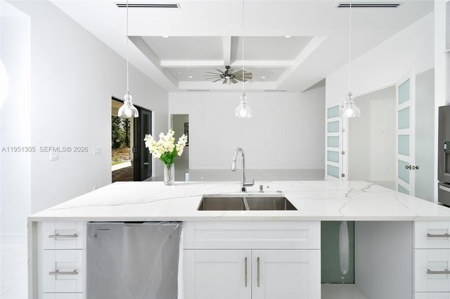 843 S Burns Ave S, Lehigh Acres, FL 33974