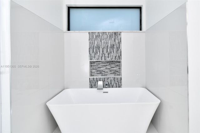 843 S Burns Ave S, Lehigh Acres, FL 33974