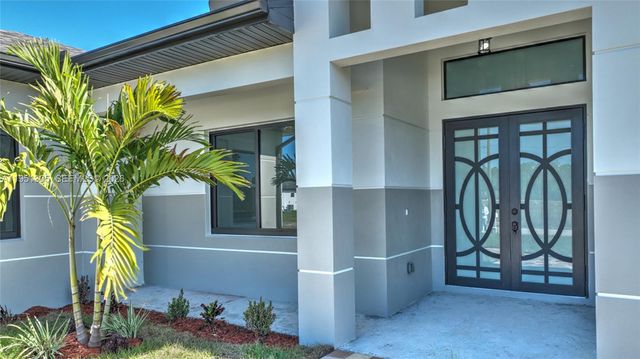 843 S Burns Ave S, Lehigh Acres, FL 33974