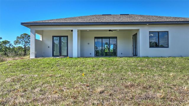 843 S Burns Ave S, Lehigh Acres, FL 33974