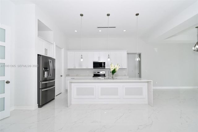 843 S Burns Ave S, Lehigh Acres, FL 33974