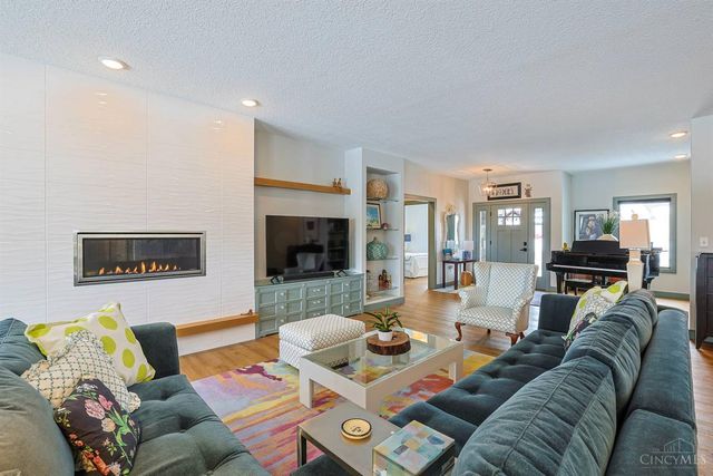 802 Pebble Place, Tipp City, OH 45371