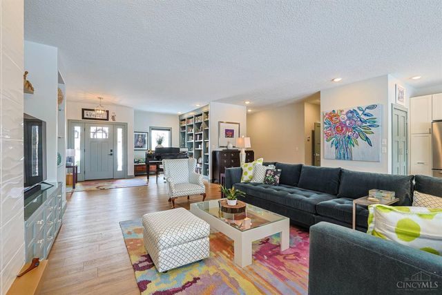 802 Pebble Place, Tipp City, OH 45371