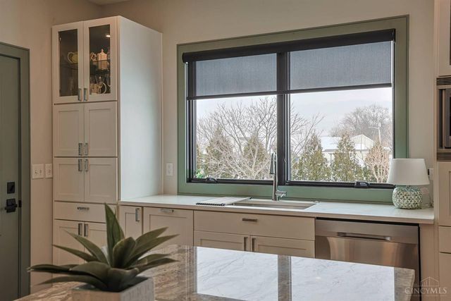 802 Pebble Place, Tipp City, OH 45371