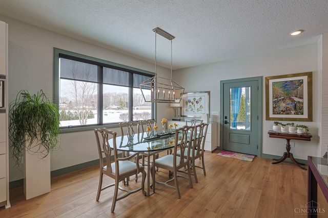 802 Pebble Place, Tipp City, OH 45371