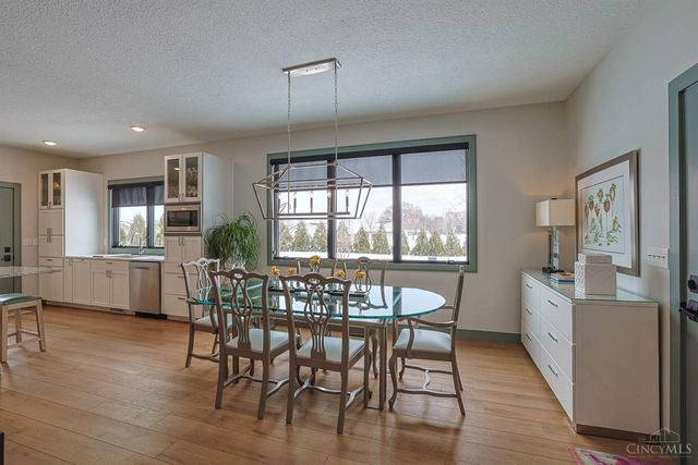 802 Pebble Place, Tipp City, OH 45371