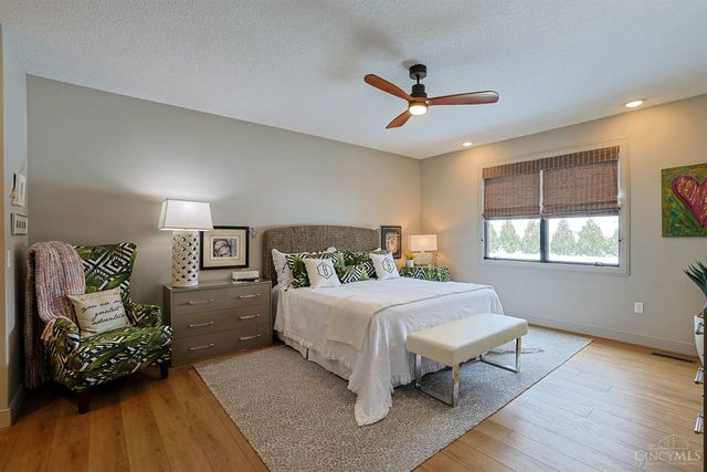 802 Pebble Place, Tipp City, OH 45371