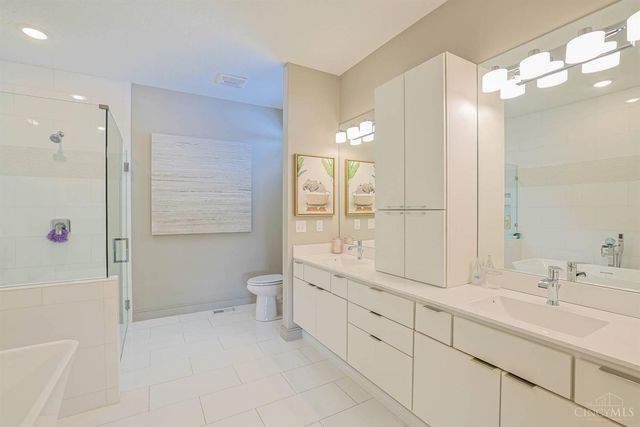 802 Pebble Place, Tipp City, OH 45371