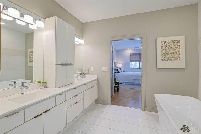 802 Pebble Place, Tipp City, OH 45371