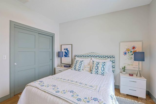 802 Pebble Place, Tipp City, OH 45371