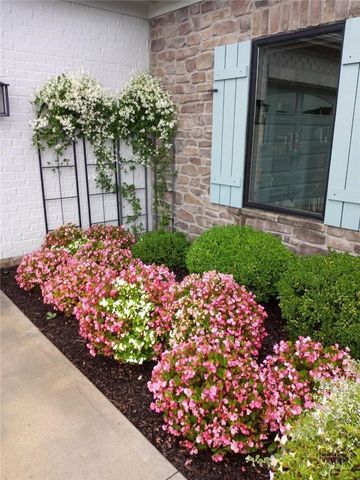 802 Pebble Place, Tipp City, OH 45371